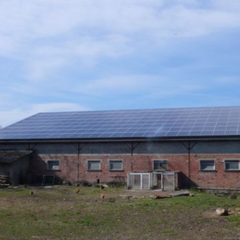 Exemples d'installation de panneaux solaires photovoltaïques - Solutions solaires pour les entreprises et exploitations agricoles