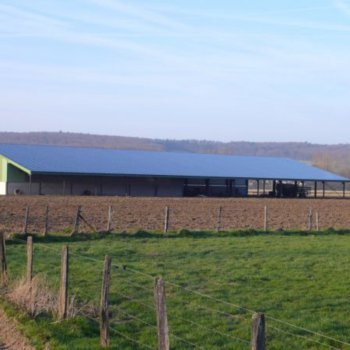 Exemples d'installation de panneaux solaires photovoltaïques - Solutions solaires pour les entreprises et exploitations agricoles