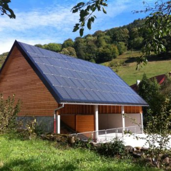 Exemples d'installation de panneaux solaires photovoltaïques - Solutions solaires pour les entreprises et exploitations agricoles