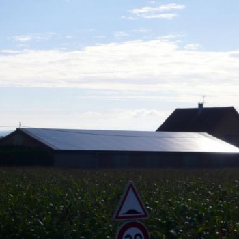 Exemples d'installation de panneaux solaires photovoltaïques - Solutions solaires pour les entreprises et exploitations agricoles