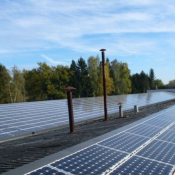 Exemples d'installation de panneaux solaires photovoltaïques - Solutions solaires pour les entreprises et exploitations agricoles