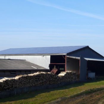 Exemples d'installation de panneaux solaires photovoltaïques - Solutions solaires pour les entreprises et exploitations agricoles