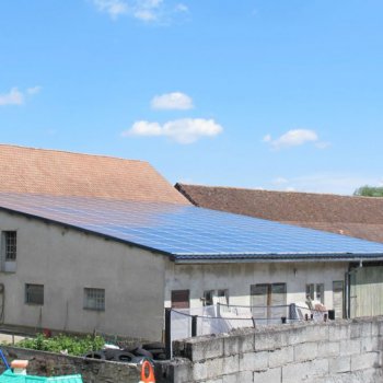 Exemples d'installation de panneaux solaires photovoltaïques - Solutions solaires pour les entreprises et exploitations agricoles