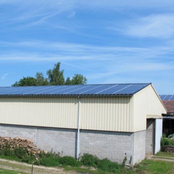 Exemples d'installation de panneaux solaires photovoltaïques - Solutions solaires pour les entreprises et exploitations agricoles