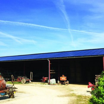 Exemples d'installation de panneaux solaires photovoltaïques - Solutions solaires pour les entreprises et exploitations agricoles