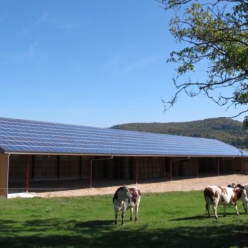 Exemples d'installation de panneaux solaires photovoltaïques - Solutions solaires pour les entreprises et exploitations agricoles