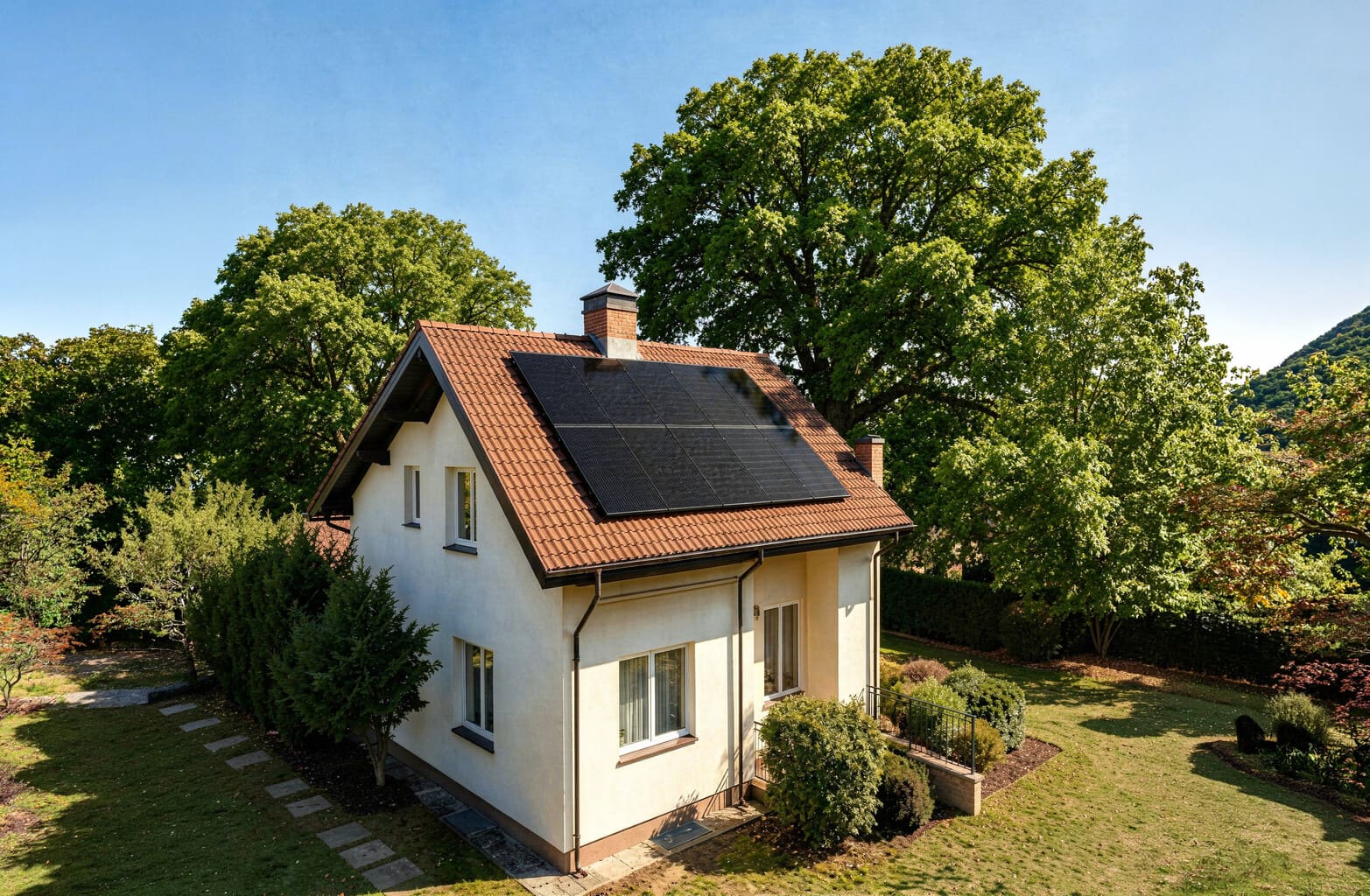 Installation de panneaux solaires réalisée par ECE en Alsace